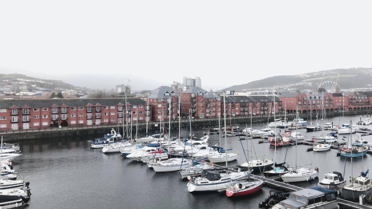 Beach On The Doorstep Meridian Tower Marina Swanseaアパートメント エクステリア 写真